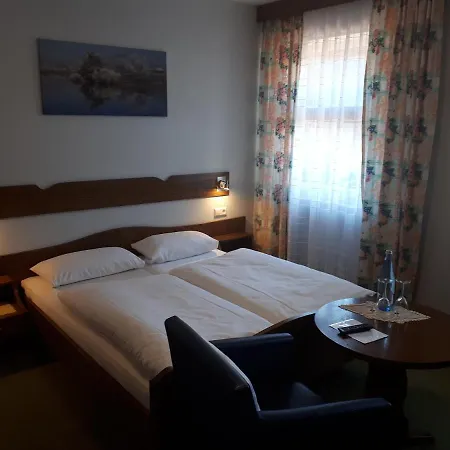 Schwarzwaldhotel / Inn Wolfach